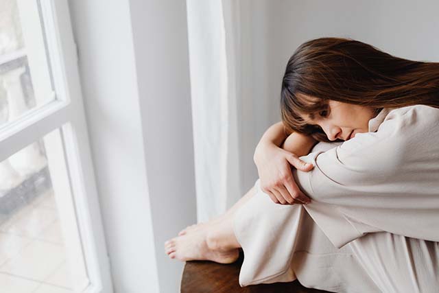 persona sufriendo un trastorno afectivo estacional